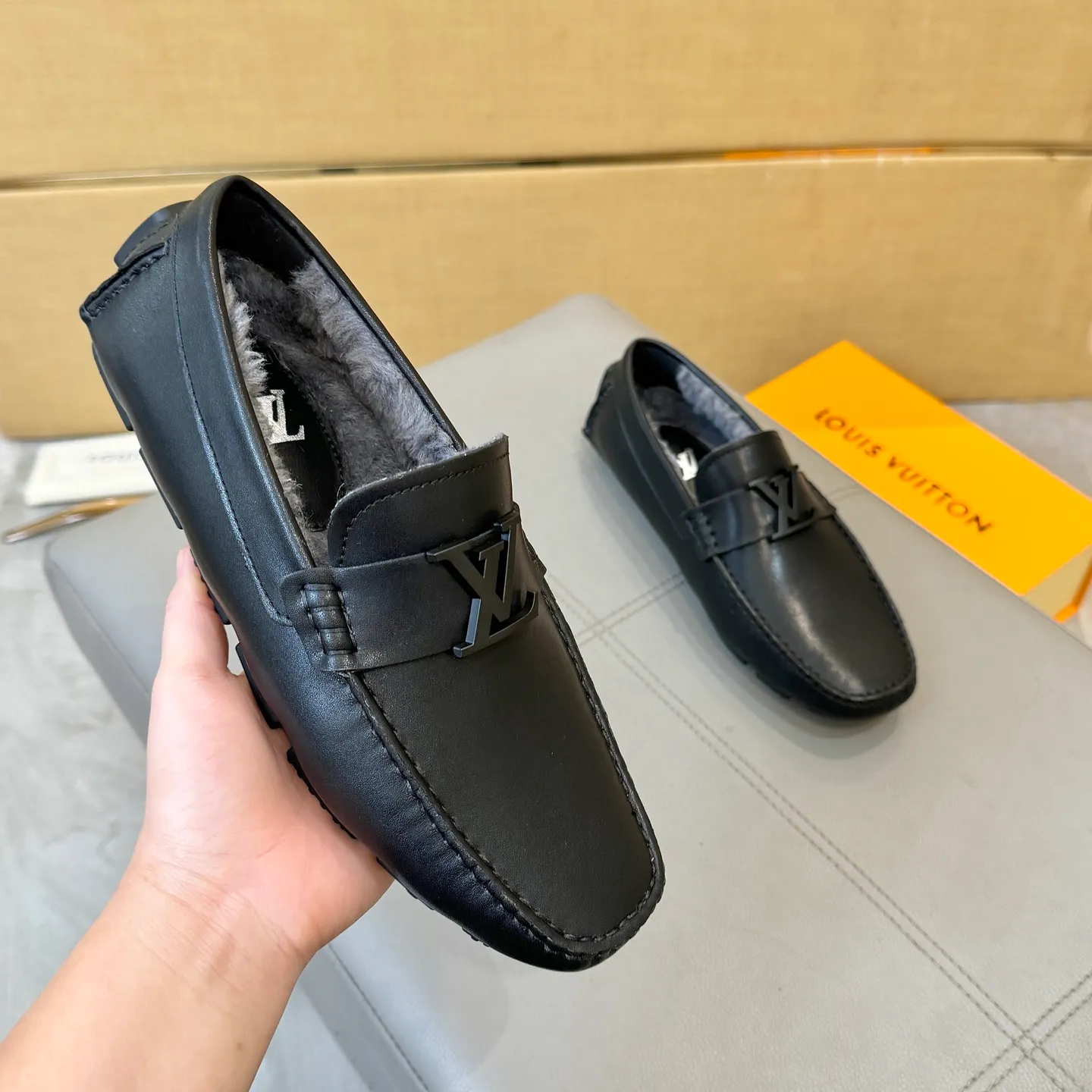 Factory price: 460💰【LV】Autumn and winter style fur integrated 2025 men's beanie shoes (top version on the market) calfskin ➕real wool lining original packaging. Size: 38-45